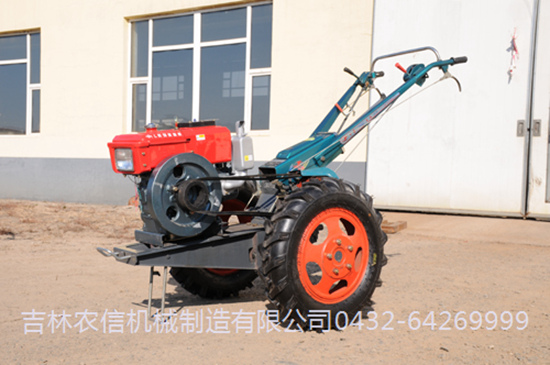 NX101型四驅(qū)手扶拖(tuo)拉機