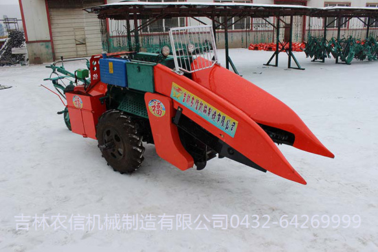 4YZ-1玉米(mǐ)聯合收(shōu)獲機