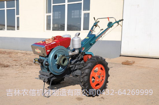 NX181型(xing)四驅手(shǒu)扶拖拉(lā)機