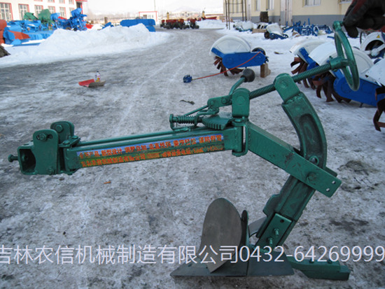 1LSW-135型水旱(hàn)田兩用(yong)犁